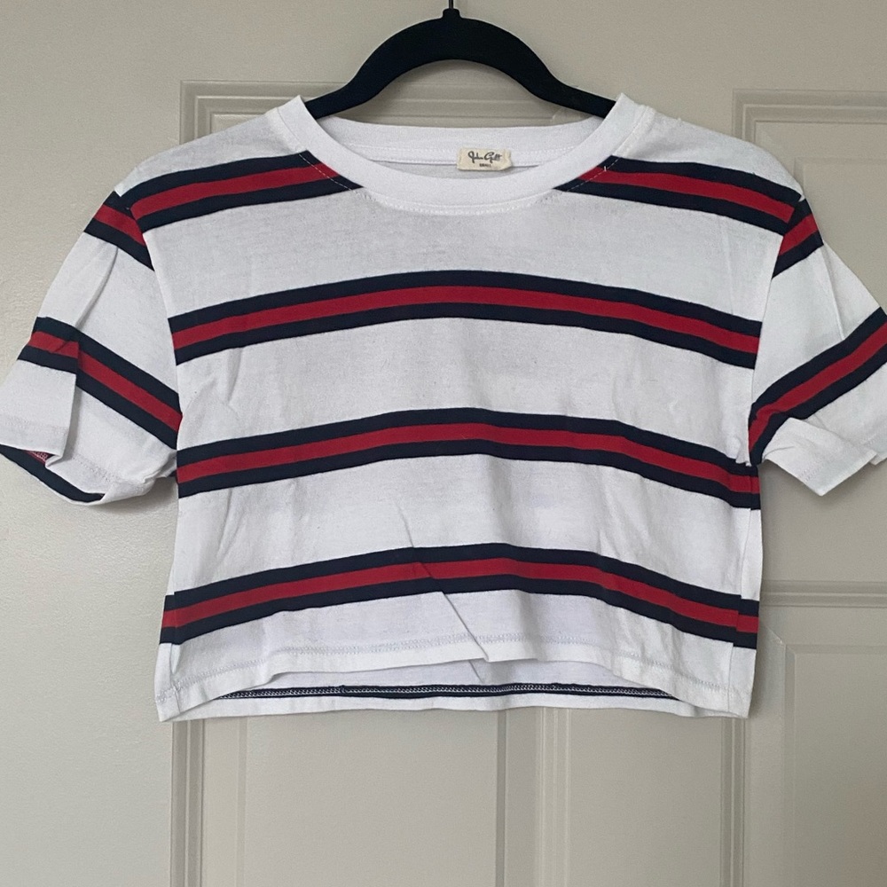 Brandy Melville crop T-shirt